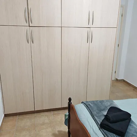 Cool Retro Apartment Limassol